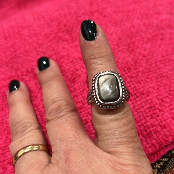 Vintage Ring - Picture 2 of 8